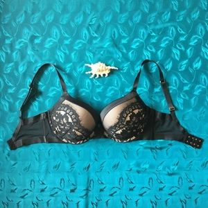Victoria Secret 32DDD Push Up Bra